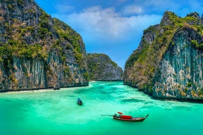 Phi Phi, Maya, and Bamboo Island Speedboat Tour from Krabi - Pileh Bay: the first great view