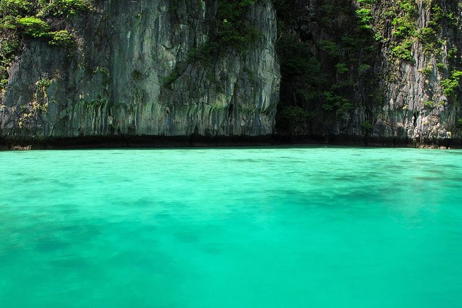 Phi Phi & Maya Bay Speedboat: All-Day Food & Choice of 3 Marinas - Why this Phuket day trip covers so much