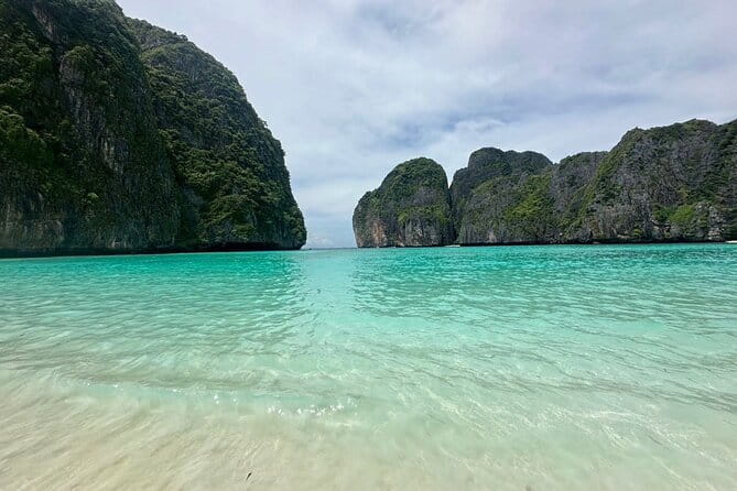 Phi Phi, Maya & Khai. One day trip by speed boat. - Maya Bay at 9:30 a.m.