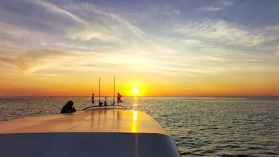 Phi Phi: Sunrise & Beat The Crowds to Maya Bay by Speedboat - Pileh Lagoon is the day’s best swim