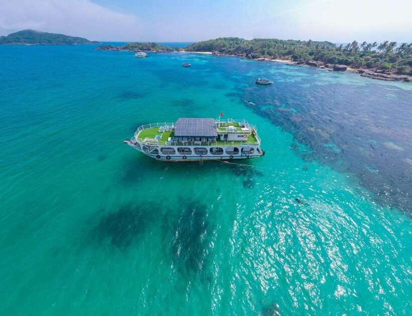 Phu Quoc: 3 Islands Trip Snorkeling by Speed Boat - May Rut Trong for lunch and island time