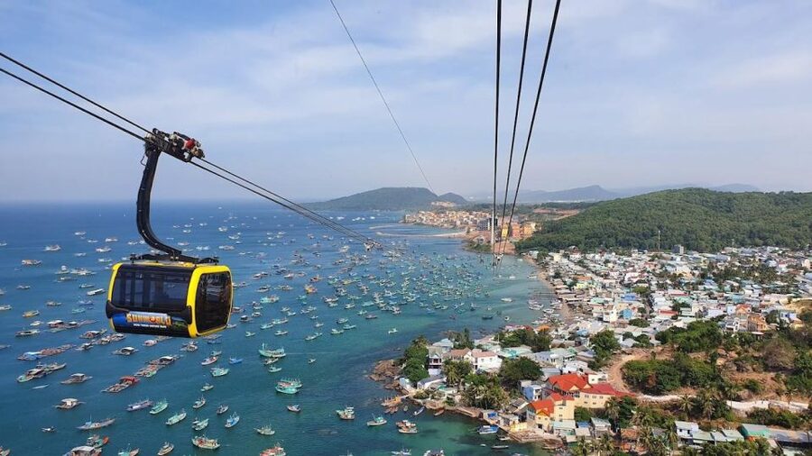 Phu Quoc: Discover Islands by speedboat & Hon Thom cable car - Lunch on the island