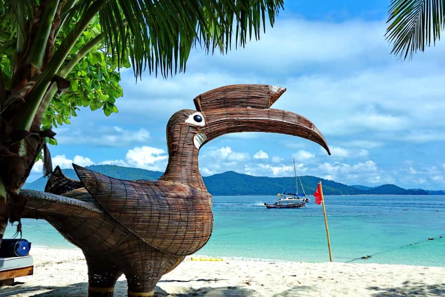 Phuket: Banana Beach Speedboat Island Experience with Lunch - Lunch with a serious caveat
