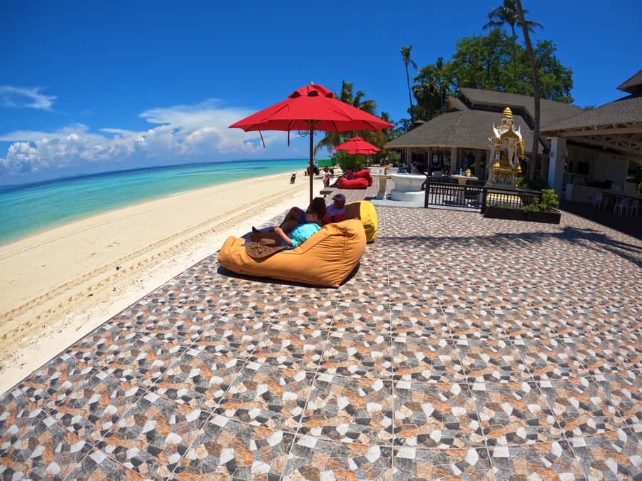 Phuket: Deluxe Phi Phi Tour by Speedboat & Lunch Buffet - Pileh Lagoon is the visual high point