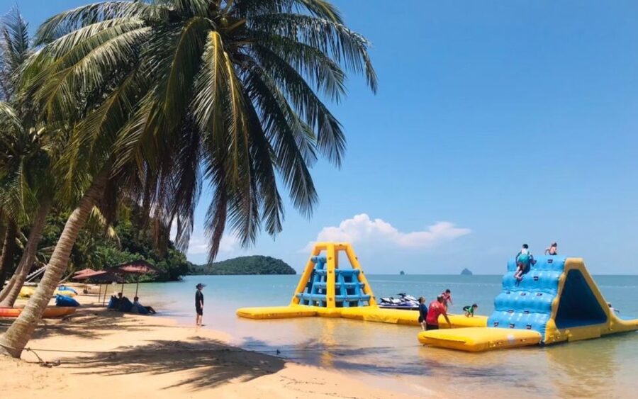 Phuket: James Bond and Laem Haad Beach by Speedboat - Phanak Island and its coves