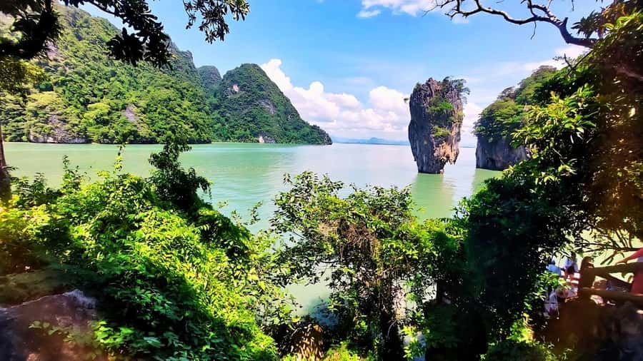 Phuket: James Bond Island Day Trip by Speed Boat with Lunch - Lunch and local life at Panyee