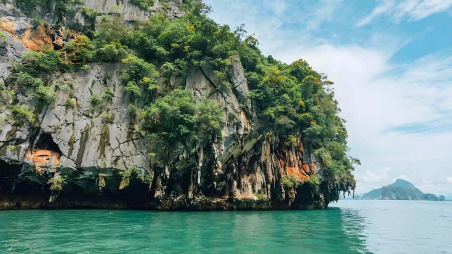 Phuket: James Bond Island Day Trip by Speed Boat with Lunch - What to bring and who should skip it