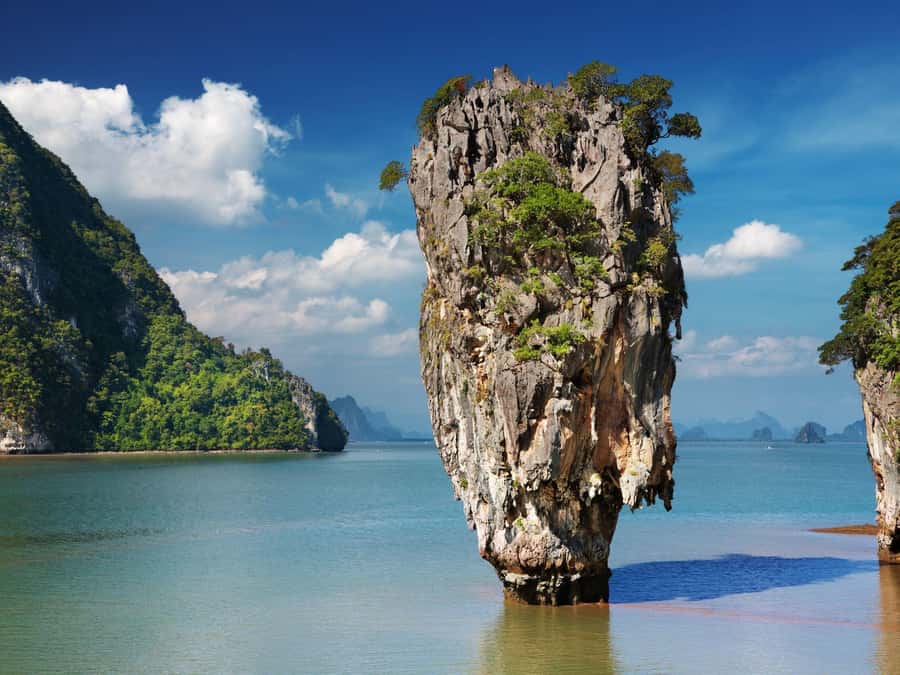 Phuket: James Bond Island Speedboat Tour with Canoeing - Yao Yai Island gives you an easy first break
