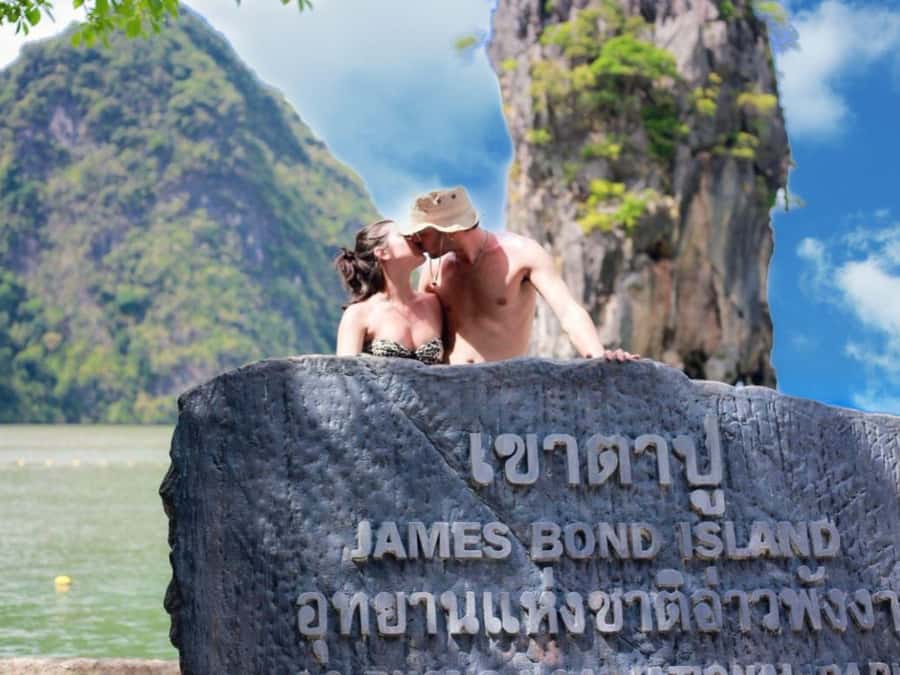 Phuket: James Bond Island Speedboat Tour with Canoeing - Panyee Island combines lunch with local life