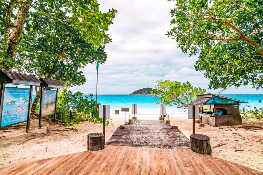 Phuket/Khao Lak: Similan Islands Speedboat Tour with Lunch - Honeymoon Bay and Princess Bay