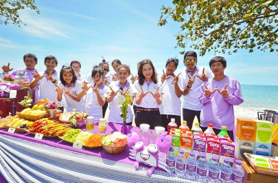Phuket/Khao Lak: Speedboat Snorkel Tour to Similan Islands - Koh Similan: lunch, beach time, and Sailing Rock