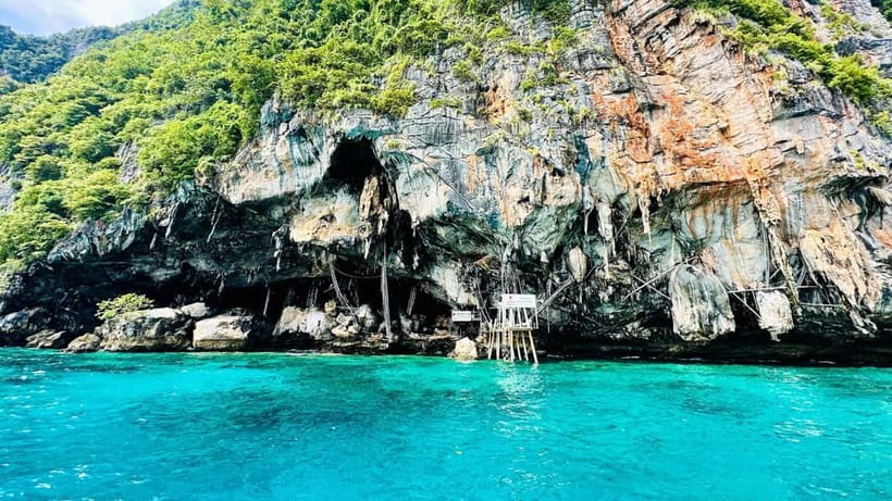 Phuket : Phi Phi Island Trip by Speedboat with Lunch - Lunch, Fruit, and Drinks