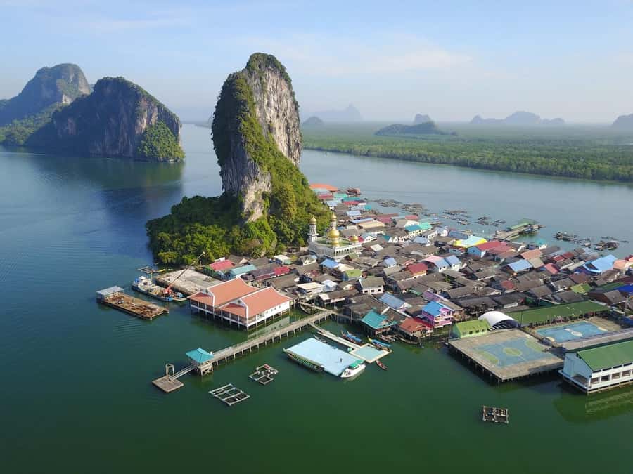 Phuket: Phi Phi & James Bond Island Combo Day Tour w/Lunch - Pileh Lagoon and the first swim