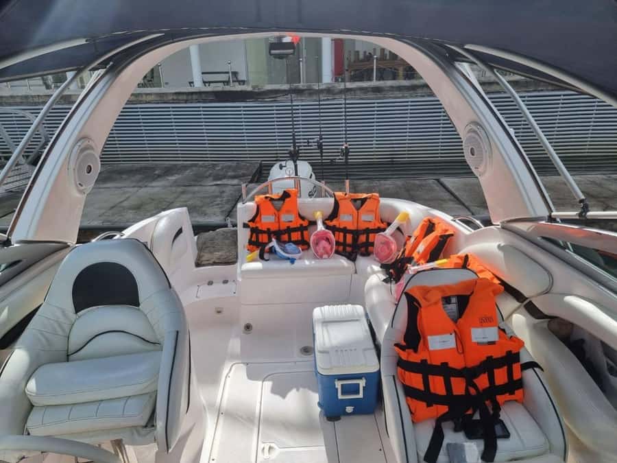 Phuket: Phi Phi & Kai Island Private Speed Boat Tour - The speedboat crossing to Phi Phi