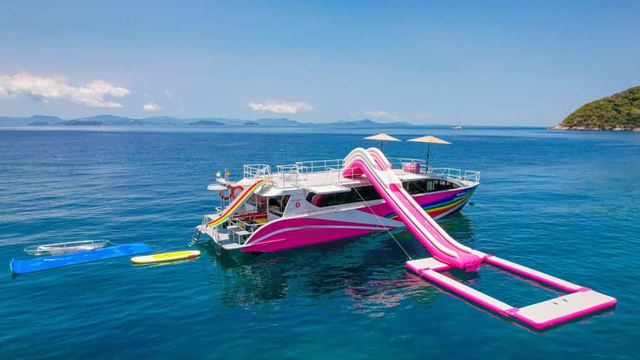 Phuket: Phi Phi Khai or Maiton Island by Speedboat/Catamaran - Phi Phi Don lunch and the main island scenery