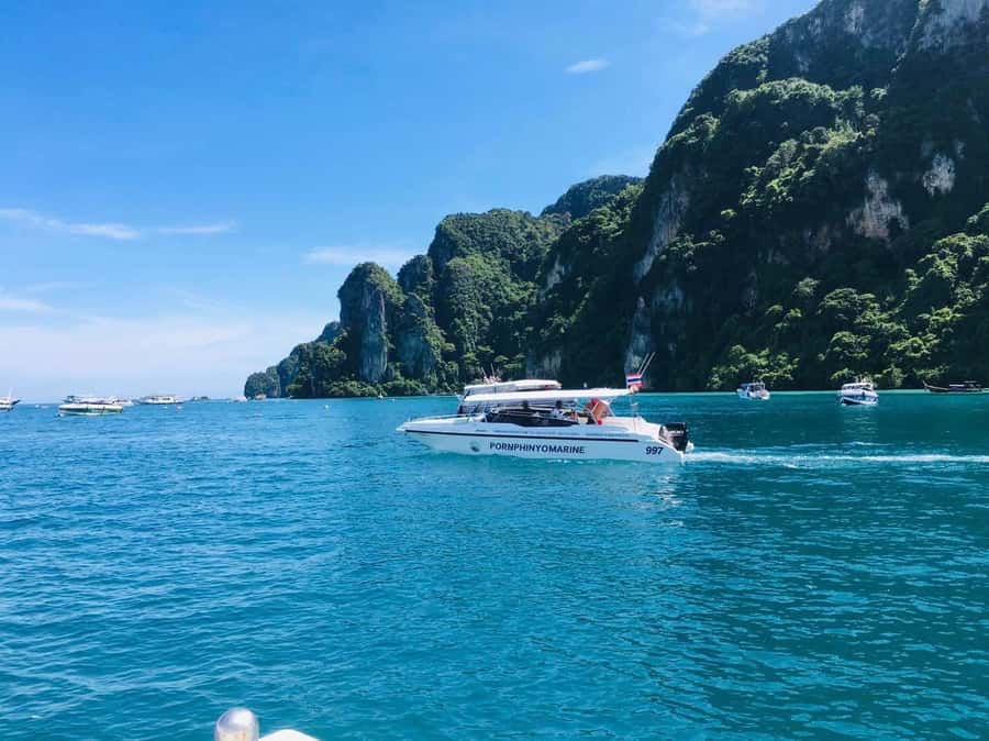 Phuket: Private Luxury Speed Boat to James Bond Island - Hong Island and its open-roof rooms