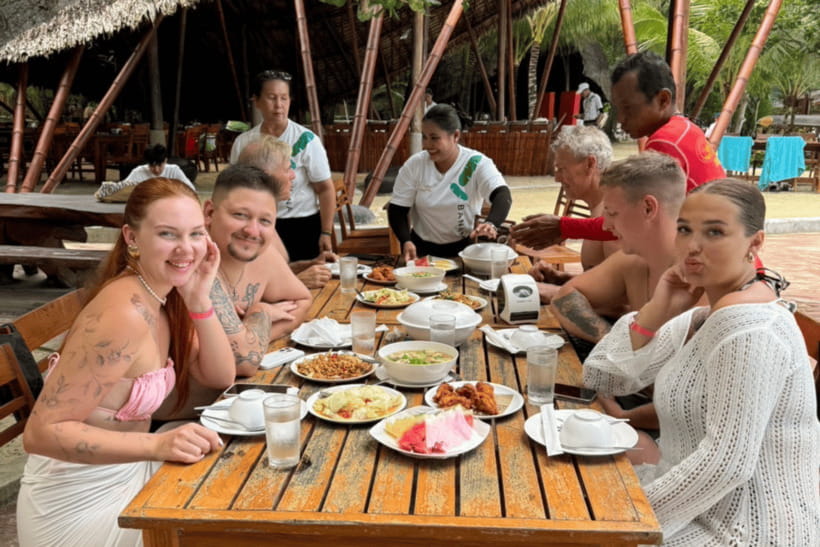 Phuket: Racha and Coral Islands Speedboat Trip with Lunch - Who should book this trip?