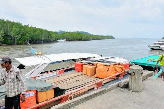 Phuket to Koh Yao Yai by Koh Yao Sun Smile Speed Boat - The speedboat ride and the Naka Island stop
