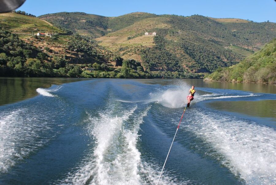 Pinhão: River Douro Speedboat Tour with Water Sports - A Fast, Wet Hour on the Douro