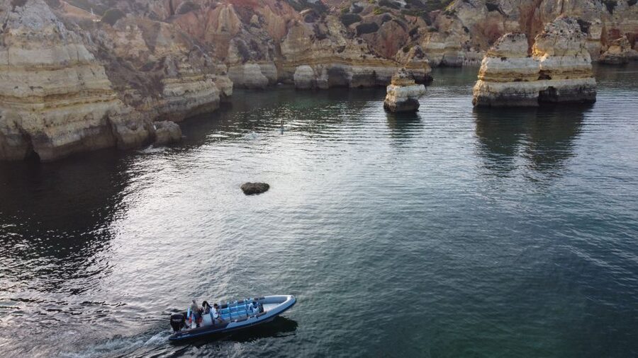 Portimão: Benagil Cave, Marinha Beach Speedboat Tour - Key points to know before you book