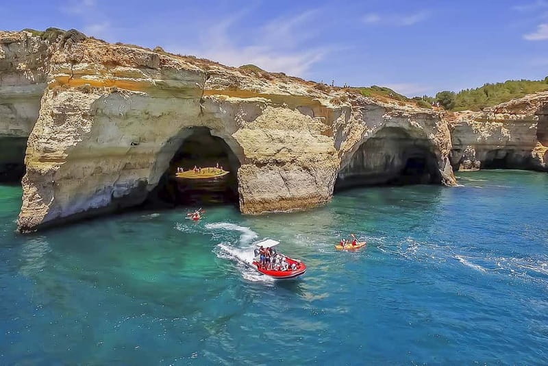 Portimão: Benagil Caves Speed Boat Tour with Sunset Option - Group or private boat?
