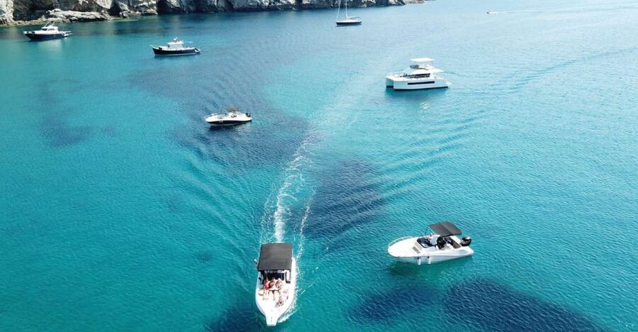 PREMIUM PRIVATE Blue Cave- tour with luxury speedboat - Meeting the boat at Lapadska obala 4
