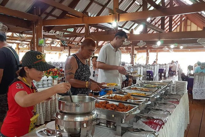 Premium Speedboat to James Bond, Panyee, Hong, Naka Island - Lunch and local life at Ko Panyi