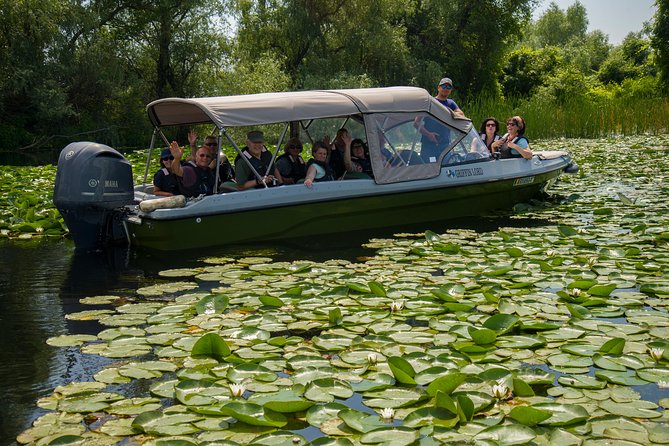 PRIVATE 4-5h speedboat tour to the village Mila23 - Key points to know before you book