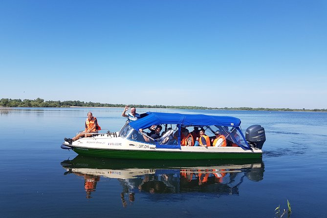 PRIVATE 4-5h speedboat tour to the village Mila23 - Who will enjoy this outing most