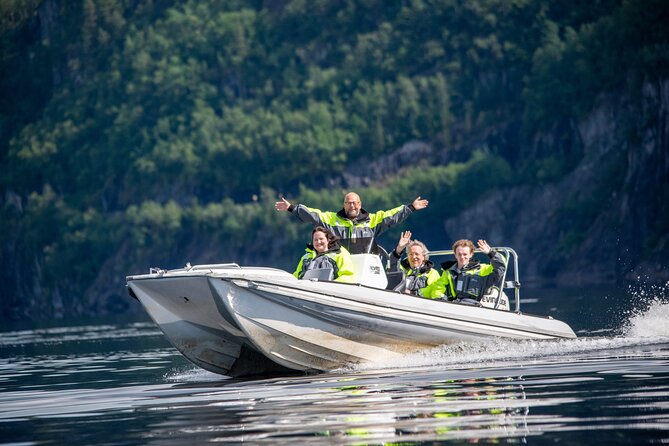 Private Cruise: Mostraumen by Zodiac or Lux Pontoon Boat - Skipshelleren: an 8,000-year-old pause