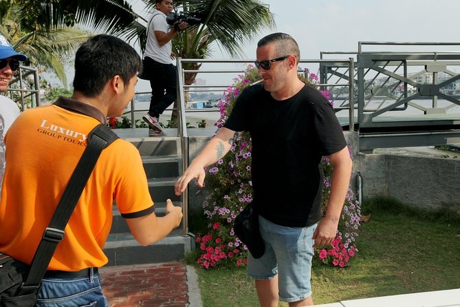 Private Cu Chi Tunnels tour by Luxury Speedboat - Crawling through the tunnels