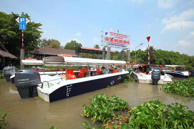 Private Cu Chi Tunnels tour by Luxury Speedboat - Lunch gives the day a needed pause