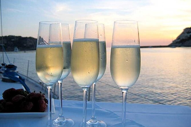 Private Glamorous Speedboat in Tenerife with Snacks & Drinks - Searching the Atlantic between Tenerife and La Gomera