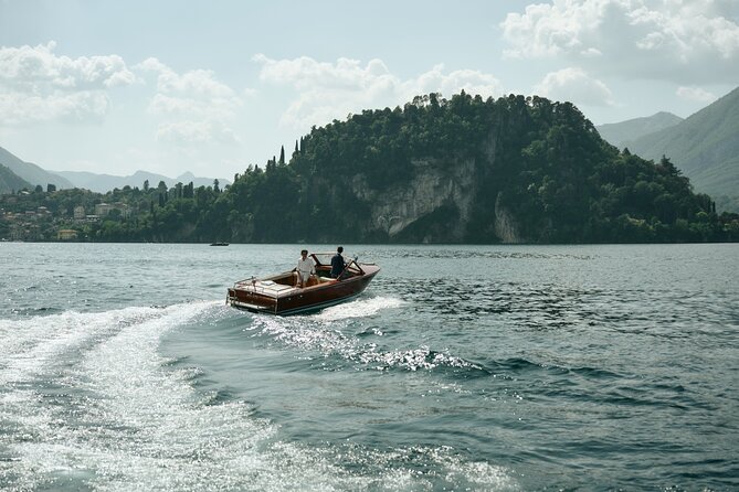 Private Lake Como Wooden Speedboat Tour with Aperitif - Why a wooden speedboat is a smart way to see Lake Como