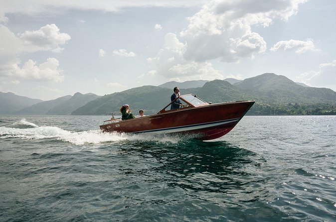 Private Lake Como Wooden Speedboat Tour with Aperitif - Tremezzina delivers the famous villa views