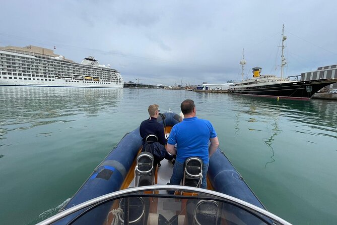 Private One Hour Powerboat trip with lots of high speed fun - The high-speed run toward Port Olímpic