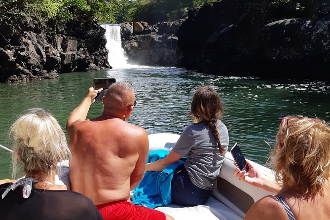 Private speed boat to ile aux cerfs - Why a private speedboat changes the day