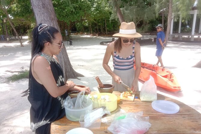 Private Speed Boat to Phi Phi Island from Phuket - Loh Samah Bay and Viking Cave
