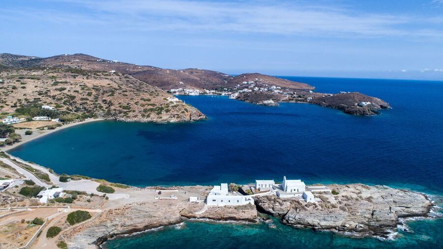 Private Speedboat Cruise to the South Coast of Sifnos Island - A private route along Sifnos’s southern coast