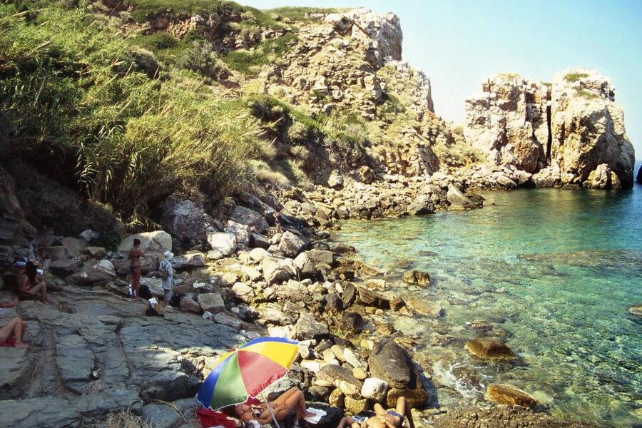 Private Speedboat Cruise to the South Coast of Sifnos Island - Fykiada and the first swim