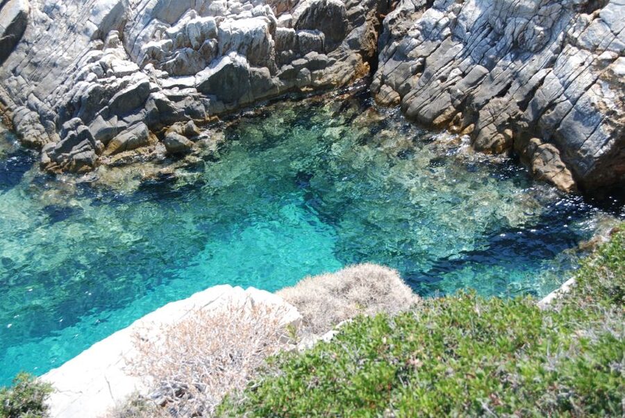 Private Speedboat Cruise to the South Coast of Sifnos Island - Dialiskari and the final swim