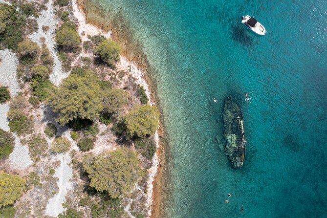 Private speedboat custome-made tour / from Trogir and Split - Who will enjoy this most