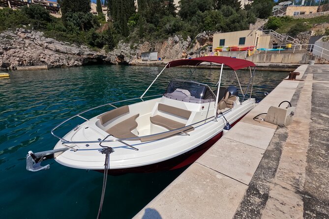 Private Speedboat Tour- Blue cave, sandy beaches and snorkelling - Šipan brings a proper lunch stop