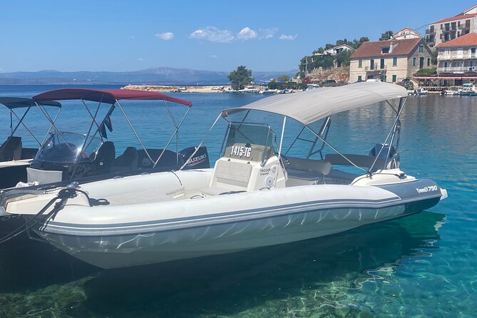 Private speedboat tour from Trogir and Split all around Island Šolta - Necujam ends the water time with a shipwreck