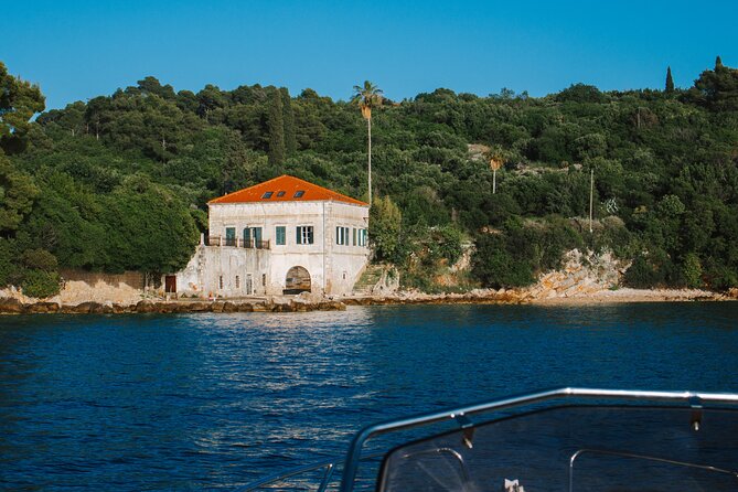 Private Speedboat Tour over Elaphiti Islands and Hidden Caves - Sunj Beach gives you sand and shallow water