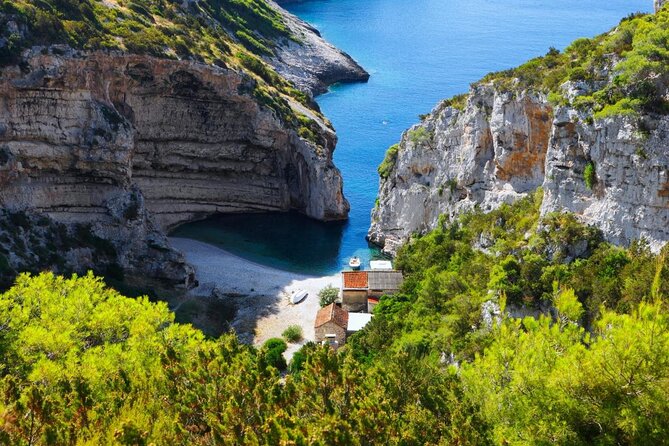 Private speedboat tour to Blue Cave and visit Island Hvar - Key points at a glance
