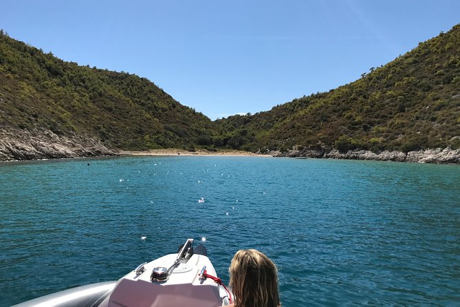 Private speedboat tour to Blue cave, Vis and Hvar - The Blue Cave sets the day’s rhythm