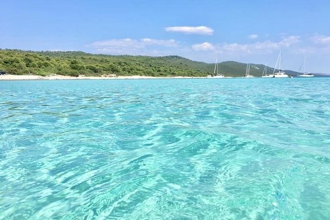 Private Speedboat tour to Sakarun Bay and Golubinka cave - Arriving at Sakarun Bay