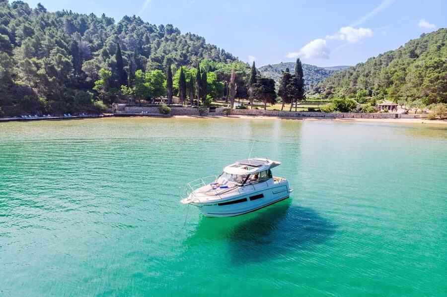 Private speedboat tours Sea Symphony - Who will enjoy this speedboat day
