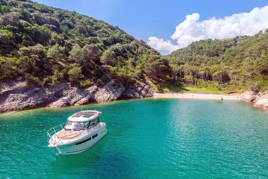 Private speedboat tours Sea Symphony - The Little Blue Cave at Pokrivenik Bay